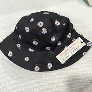 New Alice + Olivia reversible bucket hat